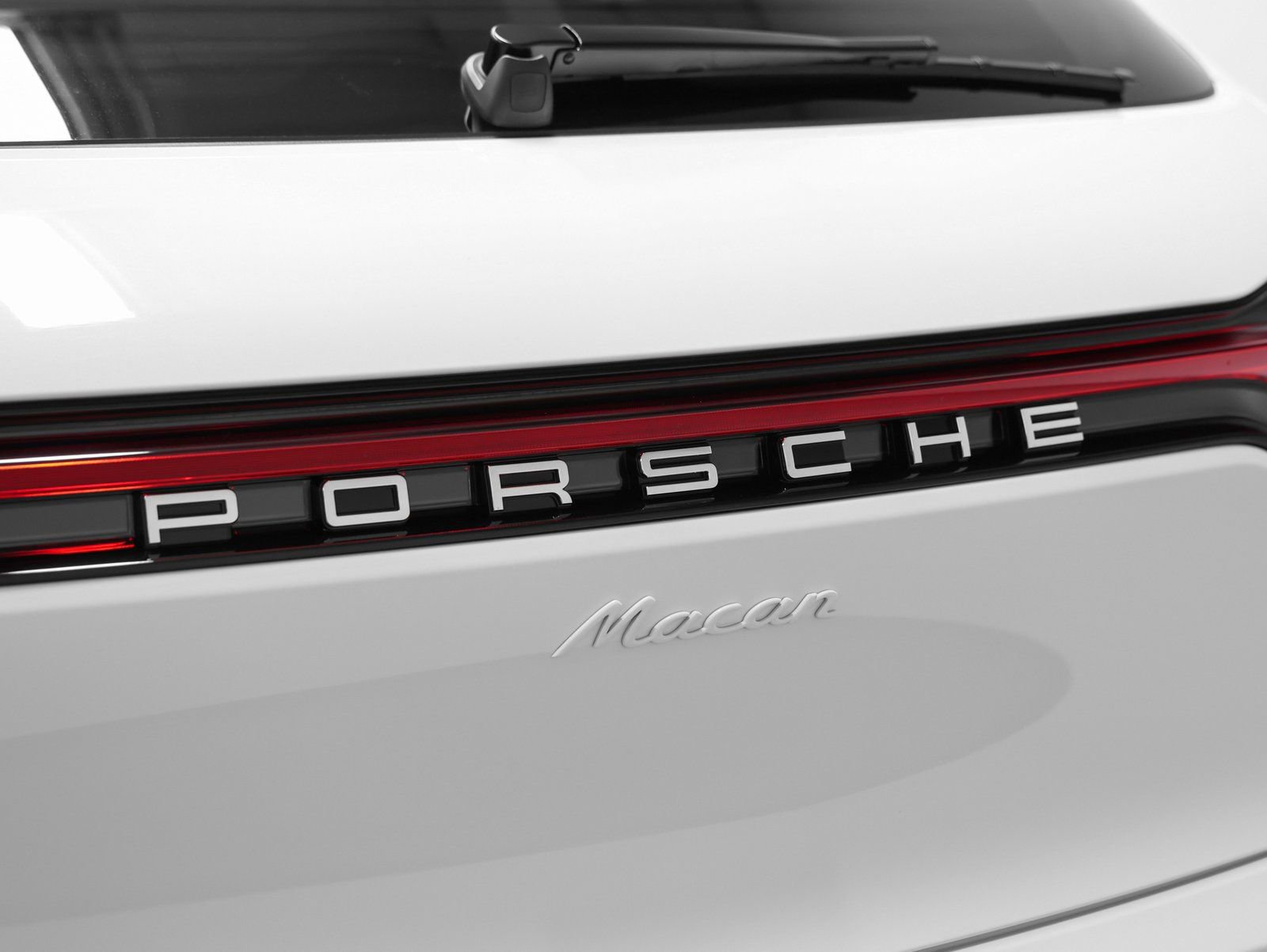 New 2026 Porsche Macan image 19