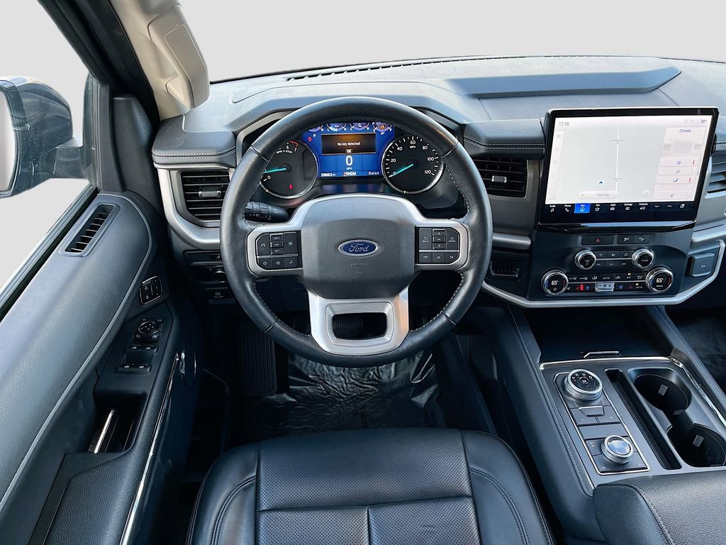 Used 2023 Ford Expedition Max XLT image 21