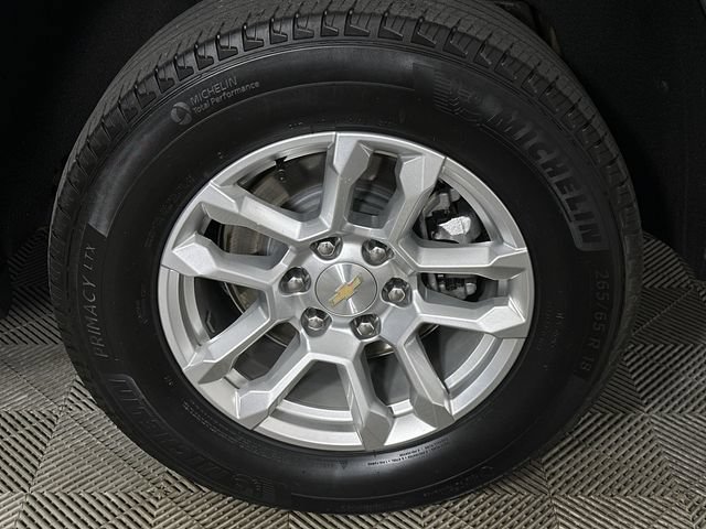 Used 2025 Chevrolet Suburban LT AWD/4WD image 34