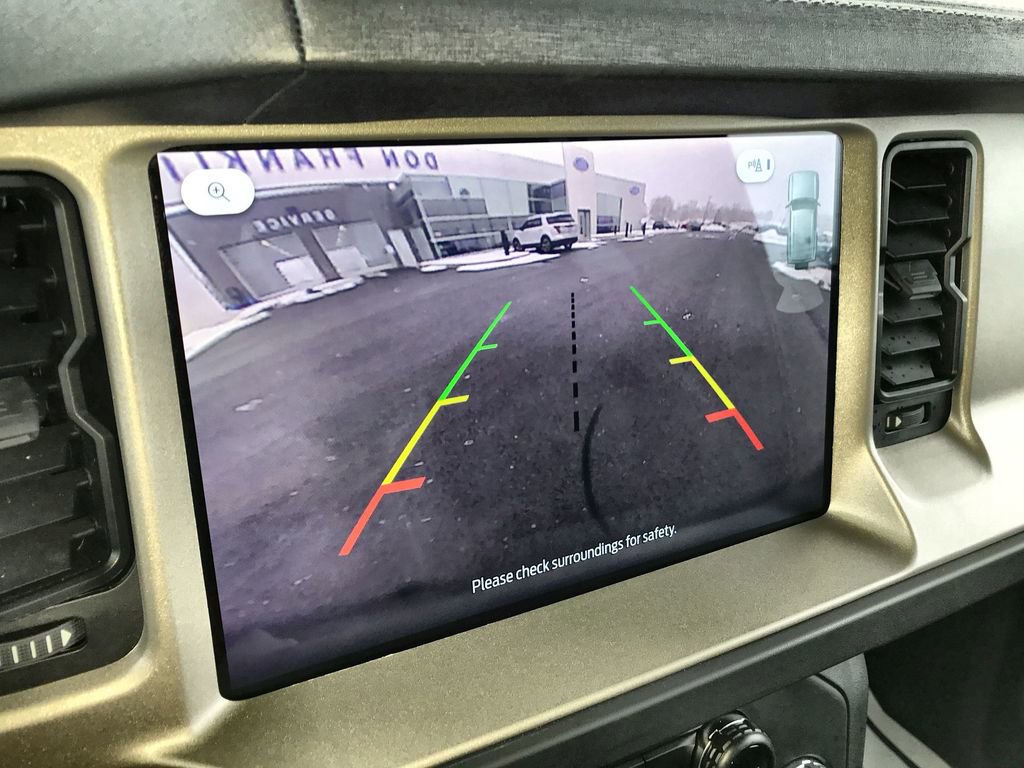 Used 2025 Ford Bronco Outer Banks image 17