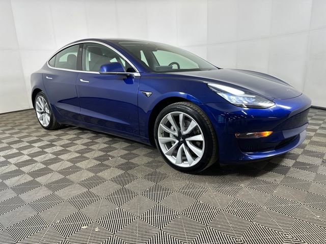 Used 2019 Tesla Model 3 Standard Range Plus image 2