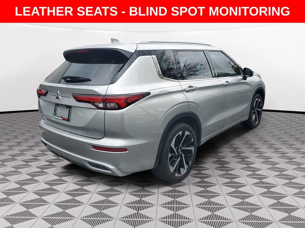 Used 2023 Mitsubishi Outlander SEL image 6