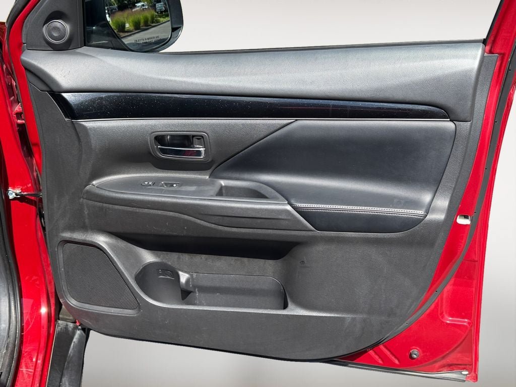 Used 2019 Mitsubishi Outlander SE AWD/4WD image 25