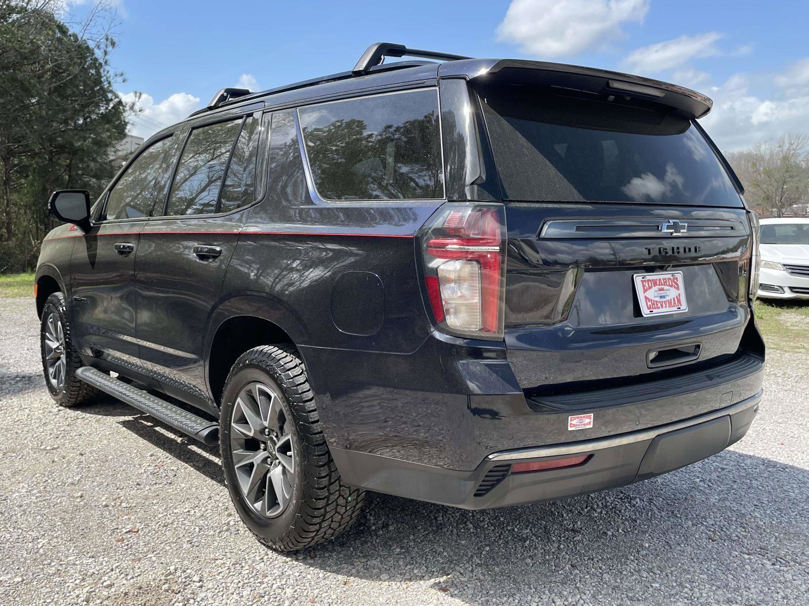 Used 2022 Chevrolet Tahoe Z71 w/ Z71 Off-Road Package AWD/4WD image 25