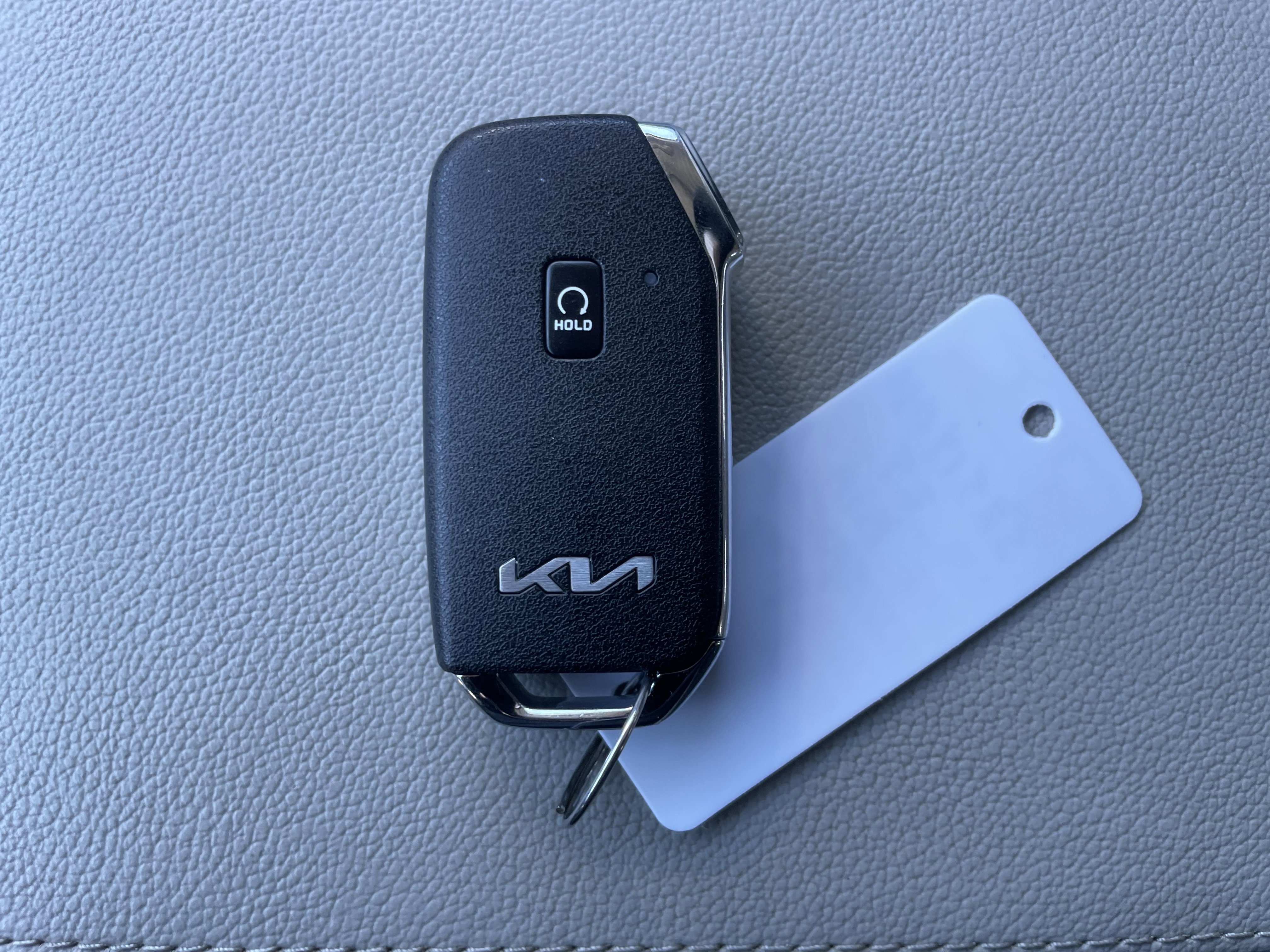 Used 2025 Kia Sportage EX w/ Premium Package image 2