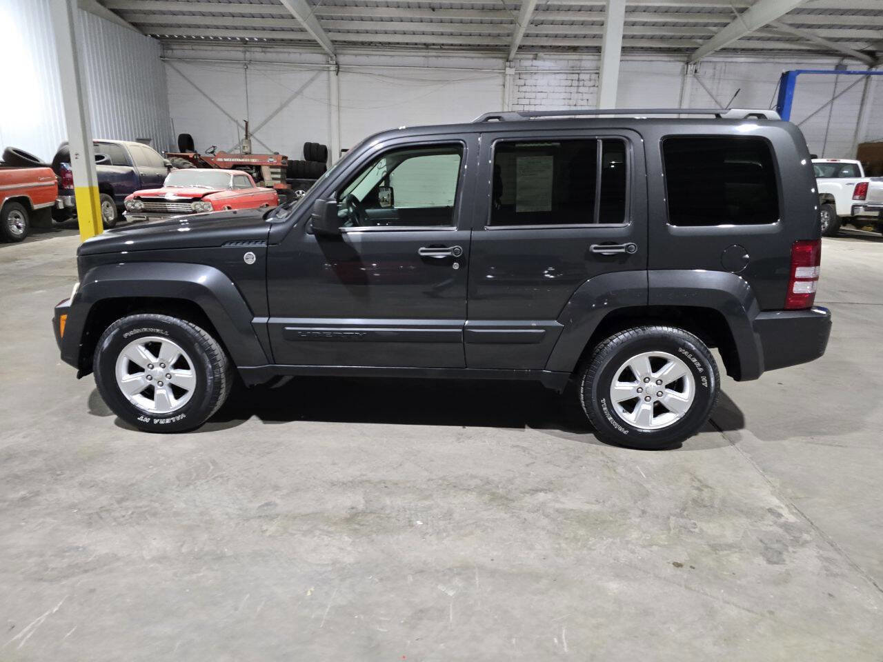 Used 2010 Jeep Liberty Sport w/ Popular Equipment Group image 4