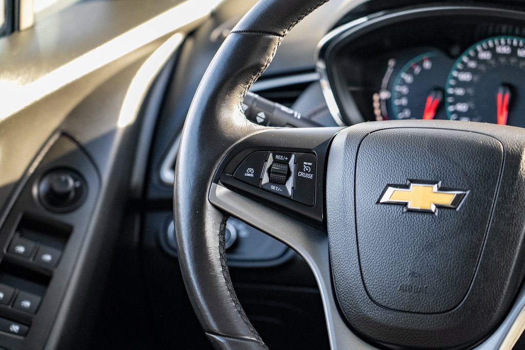 Used 2022 Chevrolet Trax LT w/ LT Convenience Package image 19