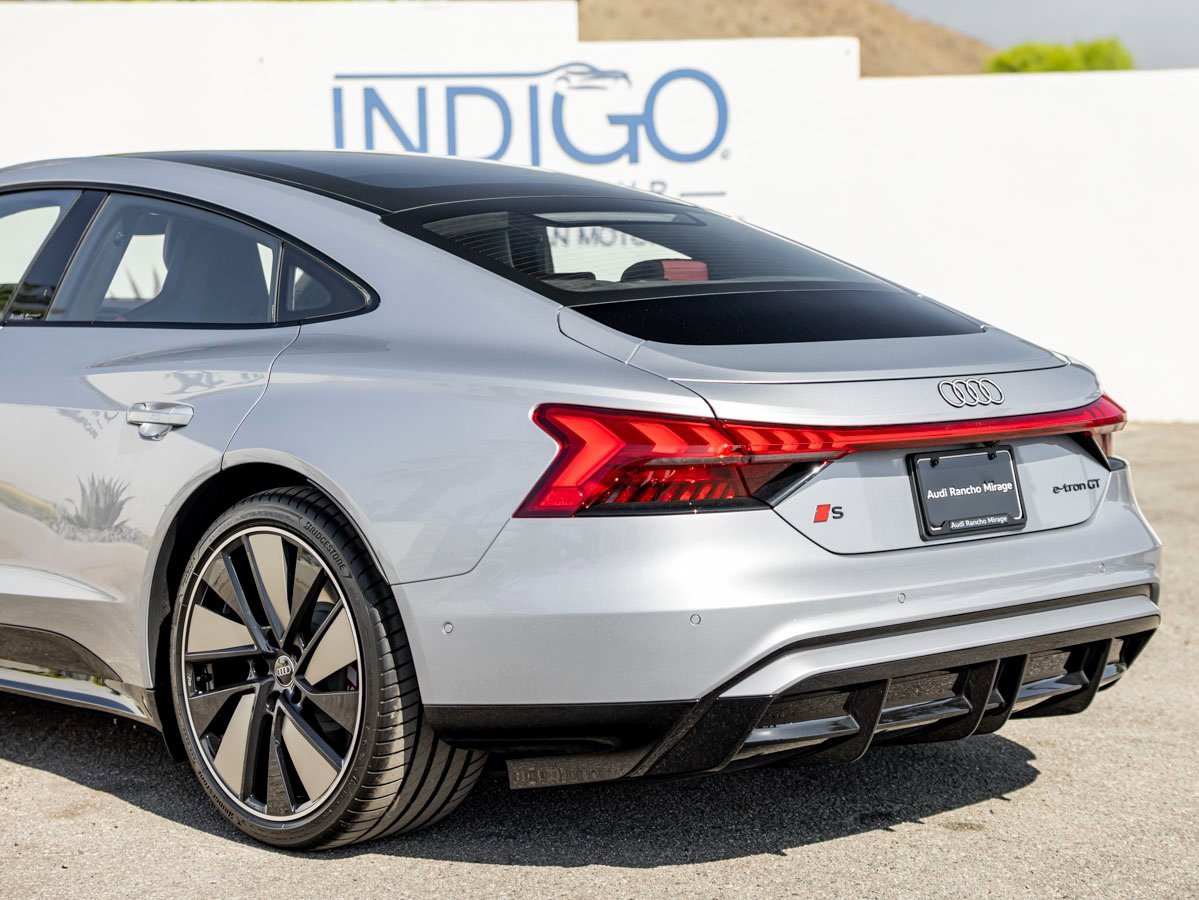 New 2025 Audi S e-tron GT Prestige image 10
