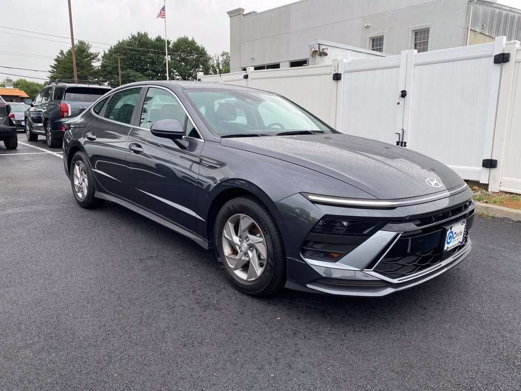 New 2026 Hyundai Sonata SE FWD image 1