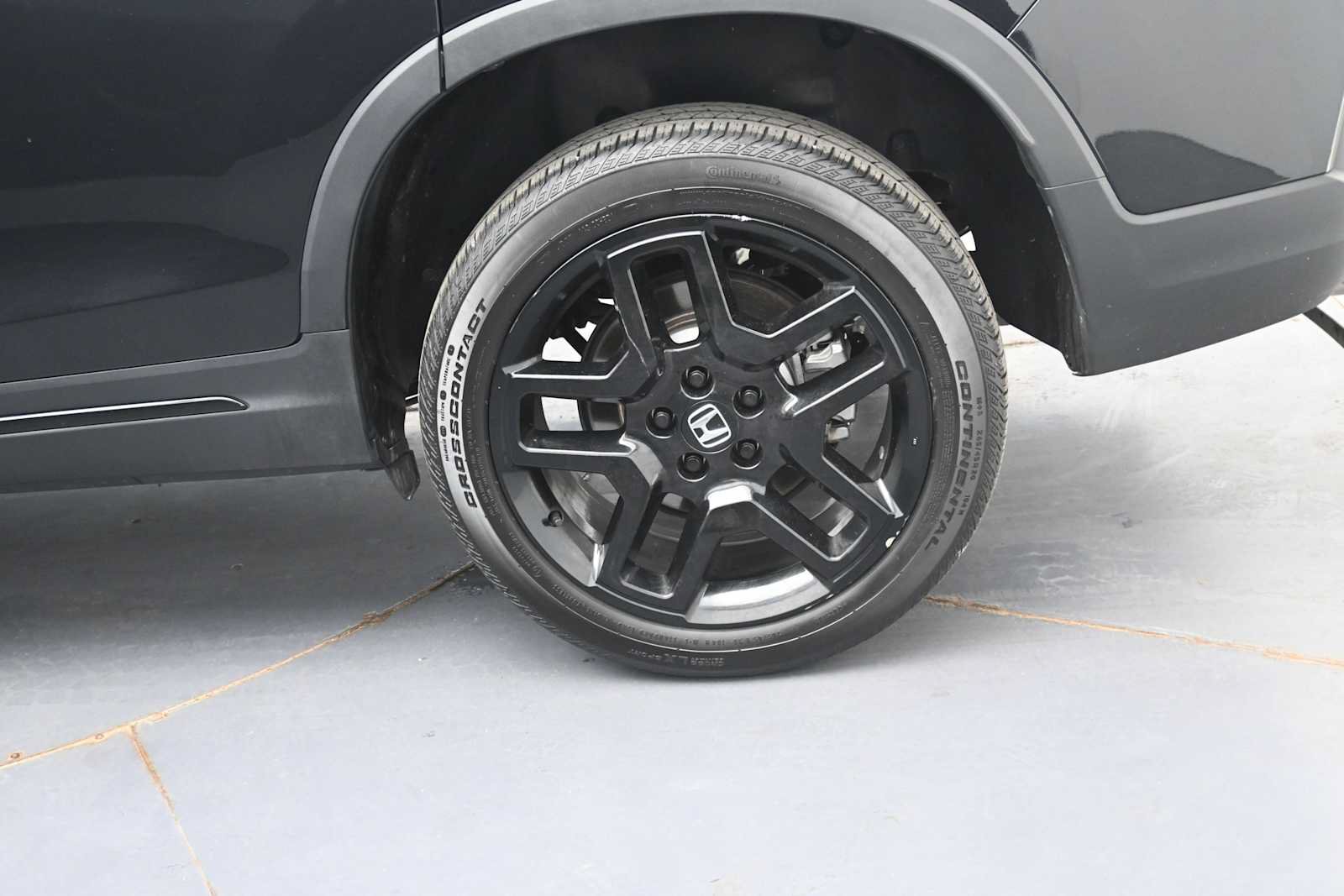 Used 2024 Honda Passport Black Edition image 5