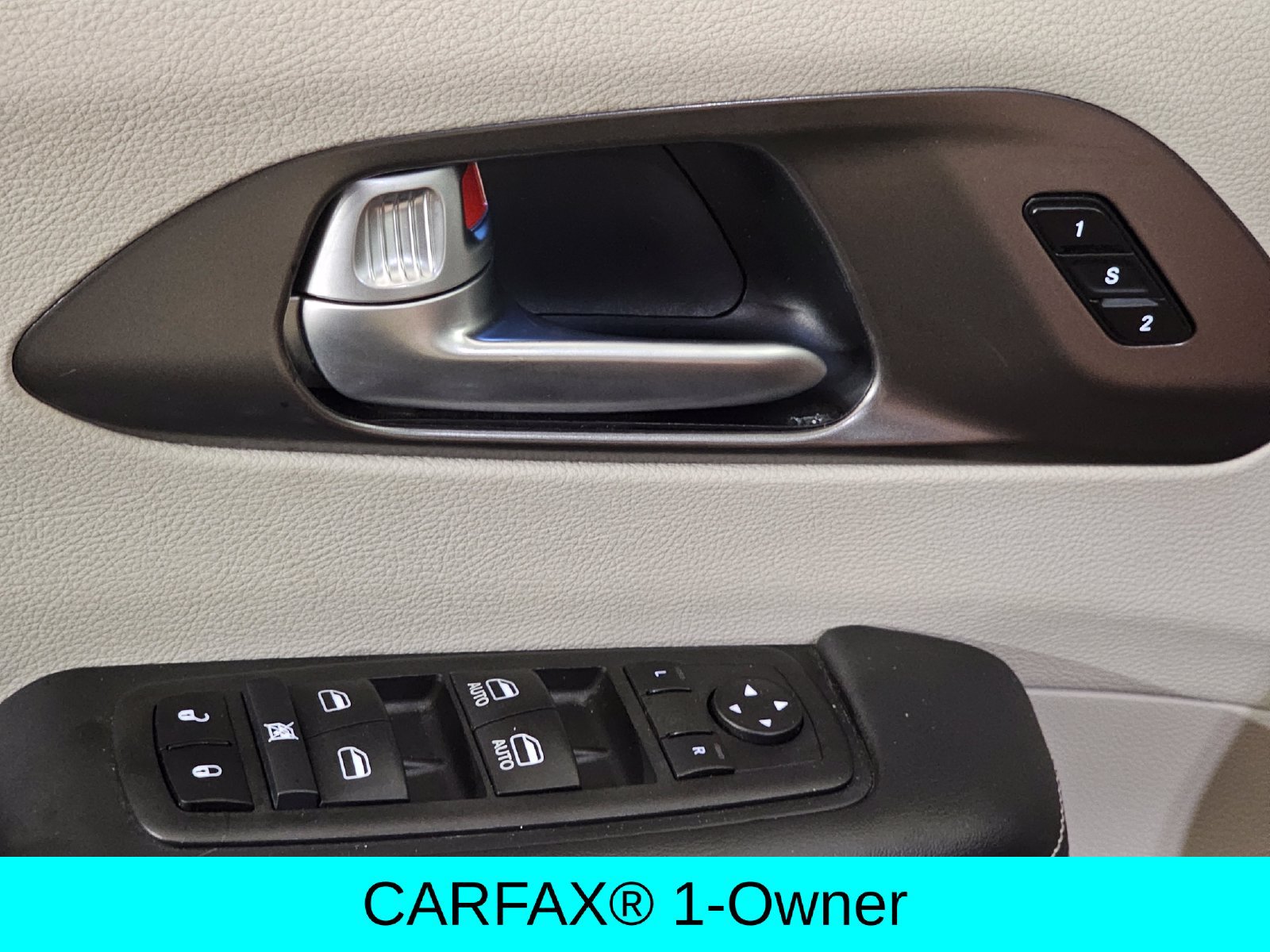Used 2024 Chrysler Pacifica Limited FWD image 18