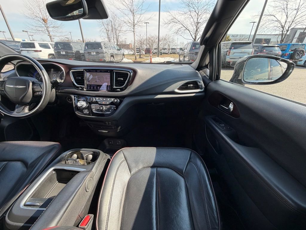 Used 2020 Chrysler Pacifica Limited image 20