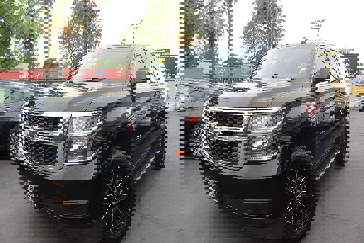 Used 2018 Chevrolet Tahoe LT AWD/4WD image 2