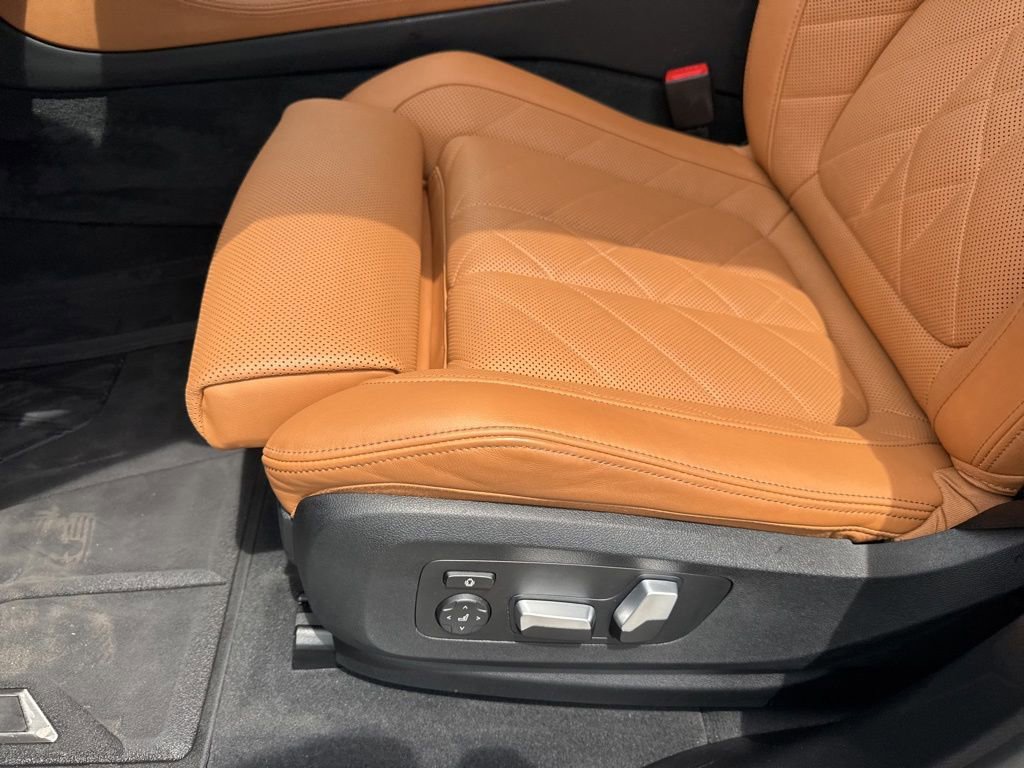 Used 2023 BMW X5 xDrive40i w/ M Sport Package AWD/4WD image 10