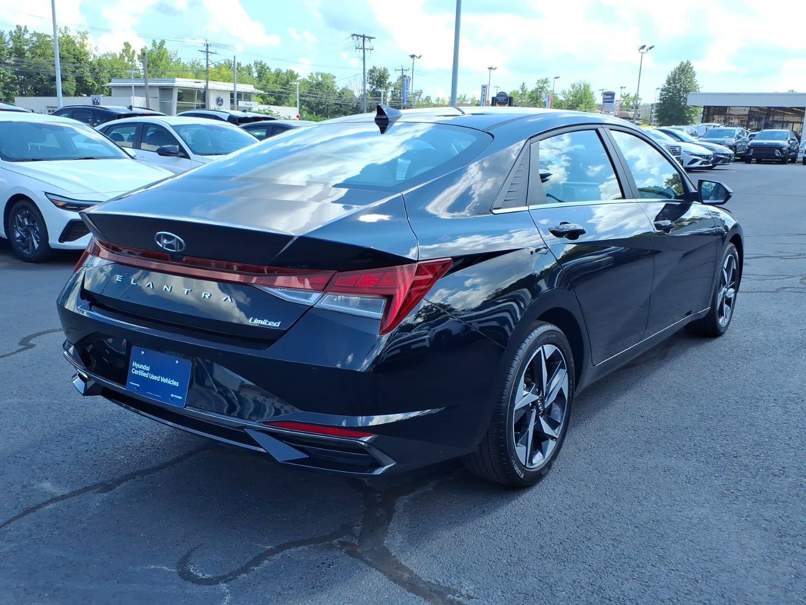 Certified 2023 Hyundai Elantra Limited w/ Cargo Package FWD image 6