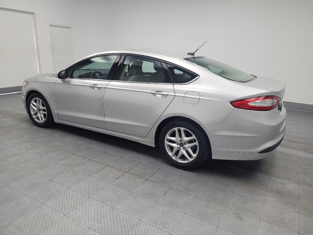 Used 2016 Ford Fusion SE image 3
