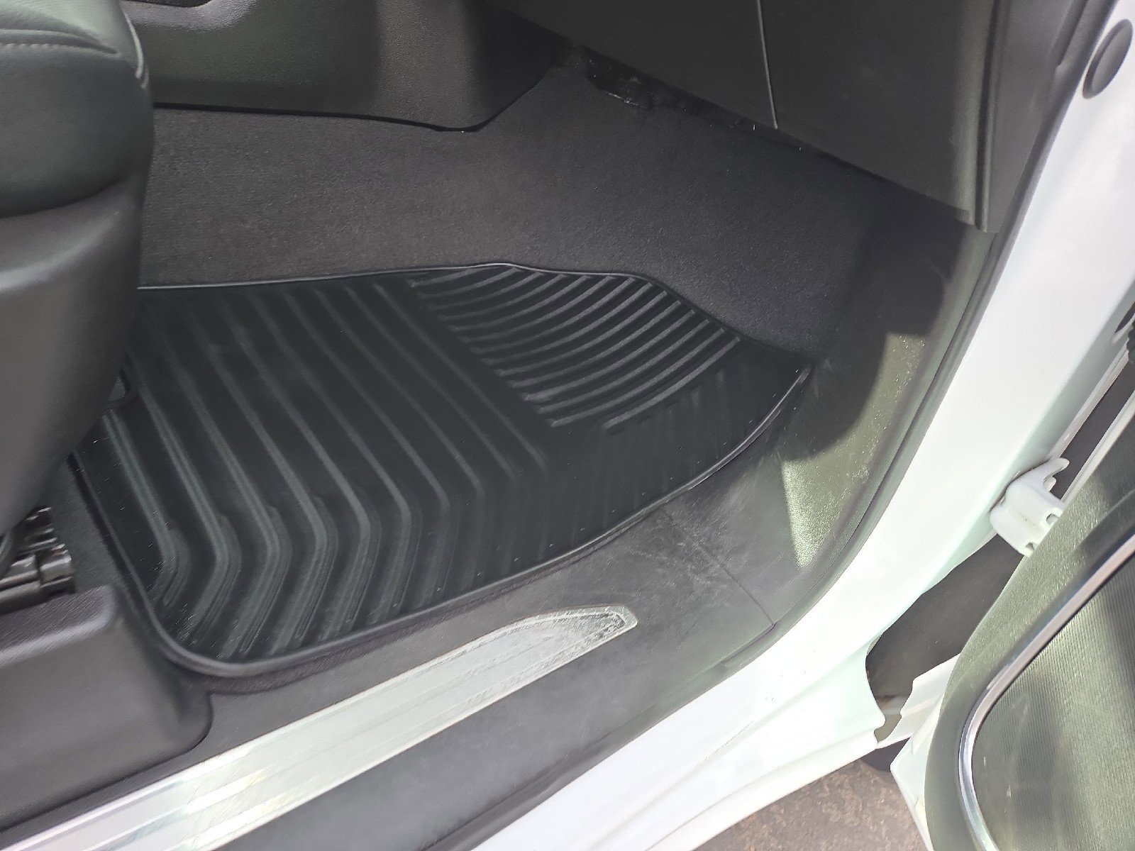 Used 2024 Chevrolet Silverado 2500 LTZ w/ LTZ Convenience Package image 28