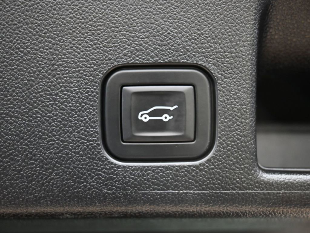 Used 2024 Chevrolet Equinox EV RS FWD image 16