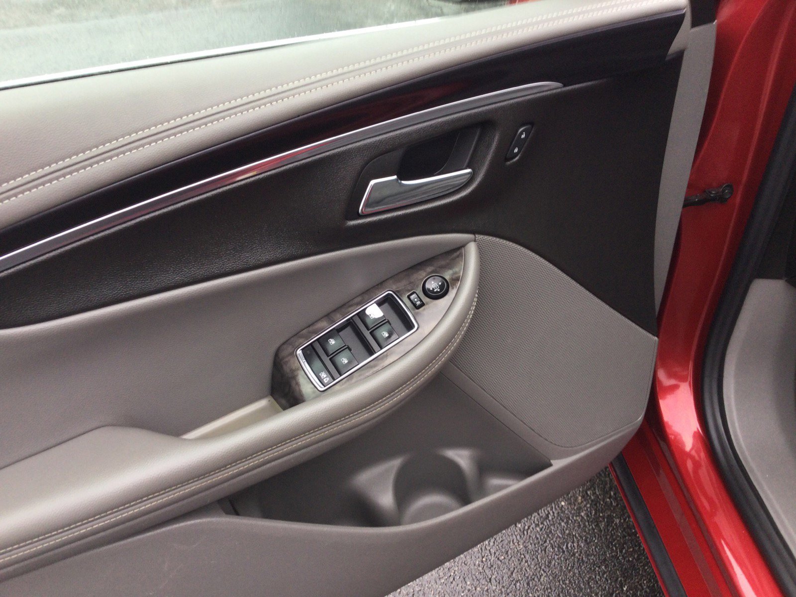 Used 2014 Chevrolet Impala LT w/ Premium Seating Package image 12