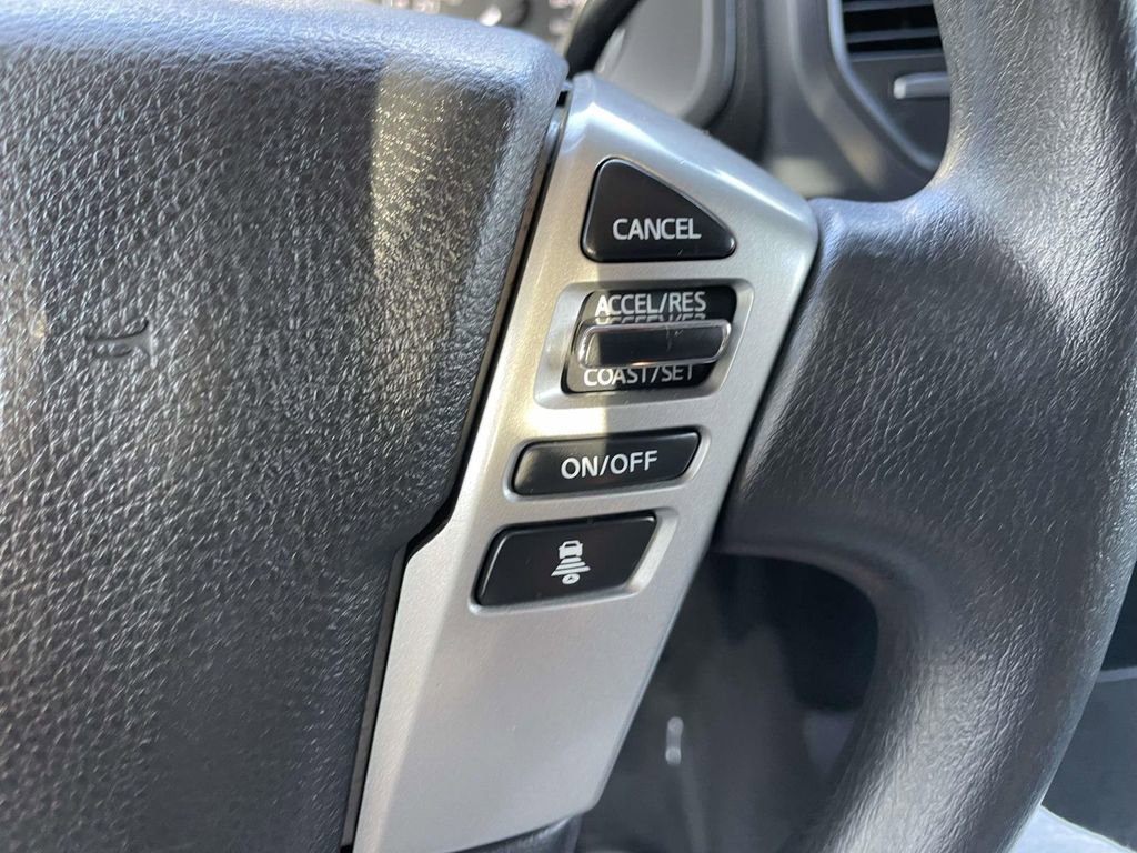 Used 2022 Nissan Titan SV image 32