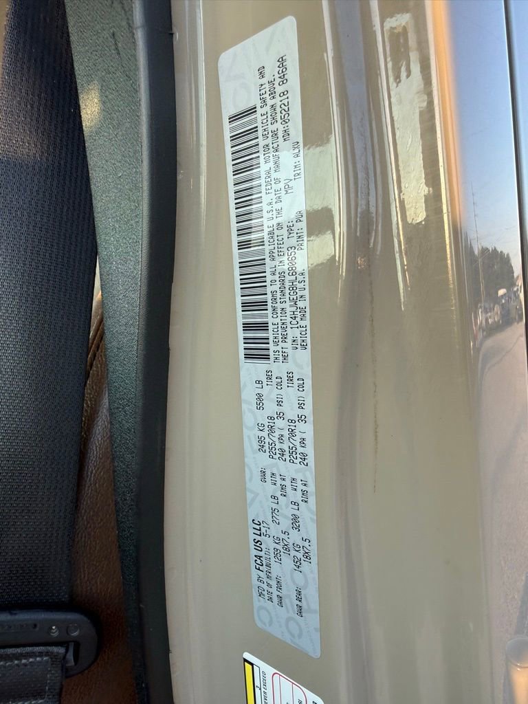 Used 2017 Jeep Wrangler Unlimited Sahara w/ Connectivity Group image 24