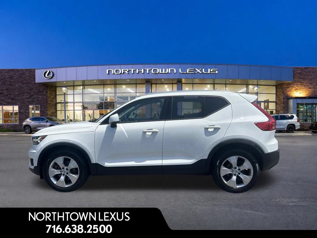Used 2019 Volvo XC40 T5 Momentum AWD/4WD image 3