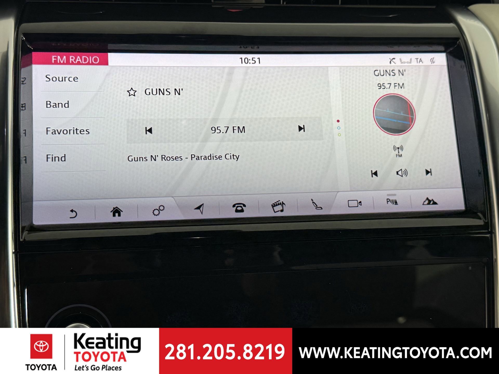 Used 2020 Land Rover Discovery Sport SE R-Dynamic image 24