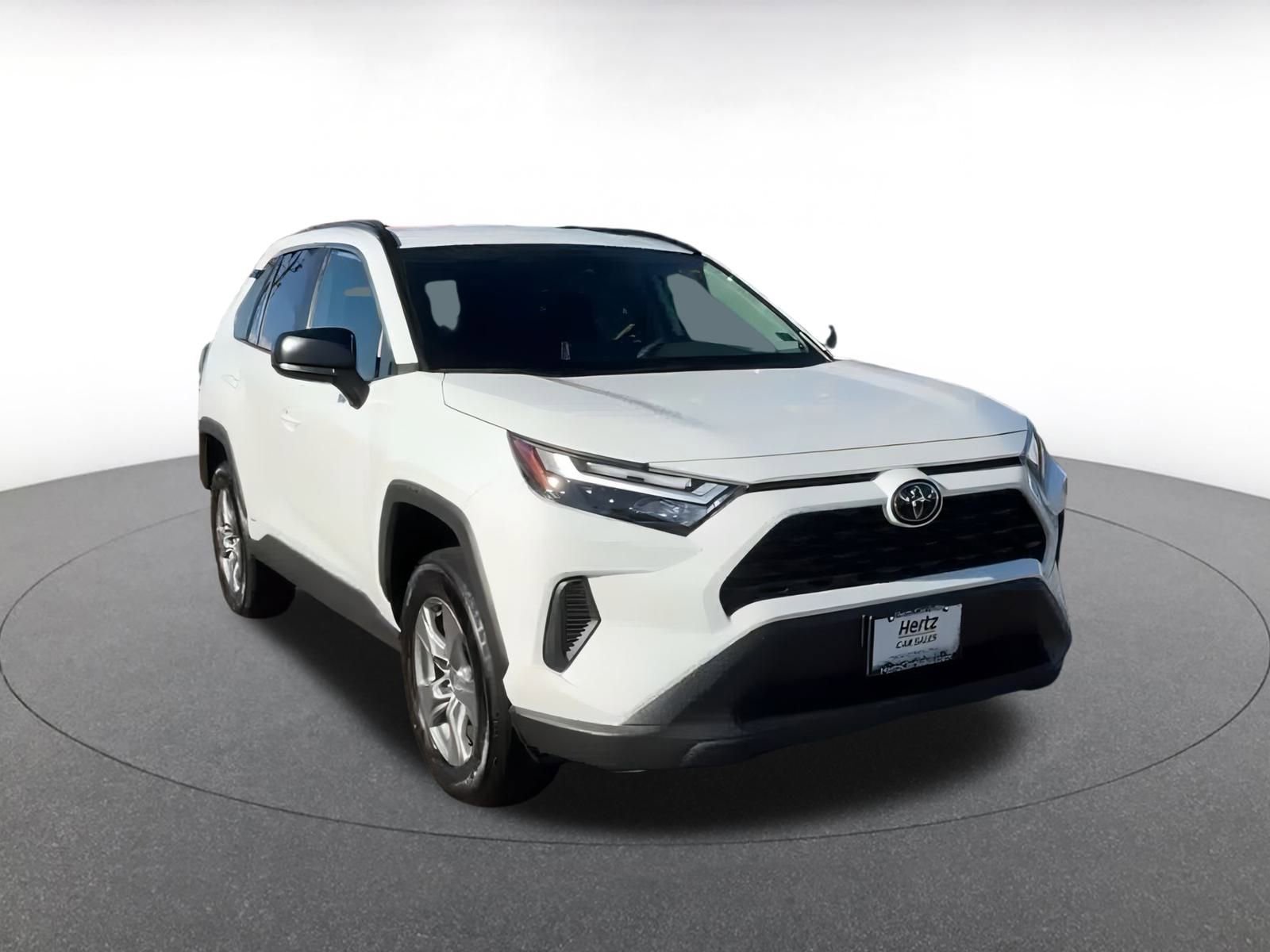 Used 2025 Toyota RAV4 LE image 3
