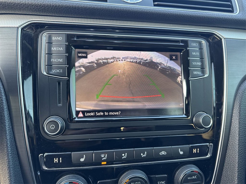 Used 2017 Volkswagen Passat 1.8T R-Line image 17