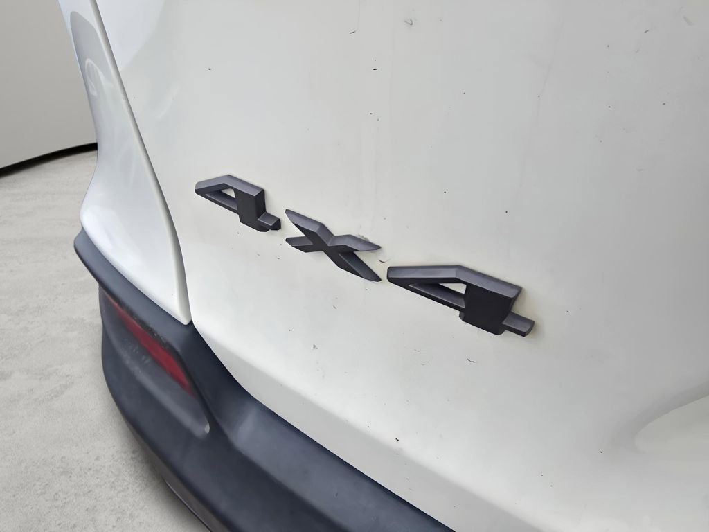 Used 2019 Jeep Cherokee Trailhawk w/ Cold Weather Group image 11