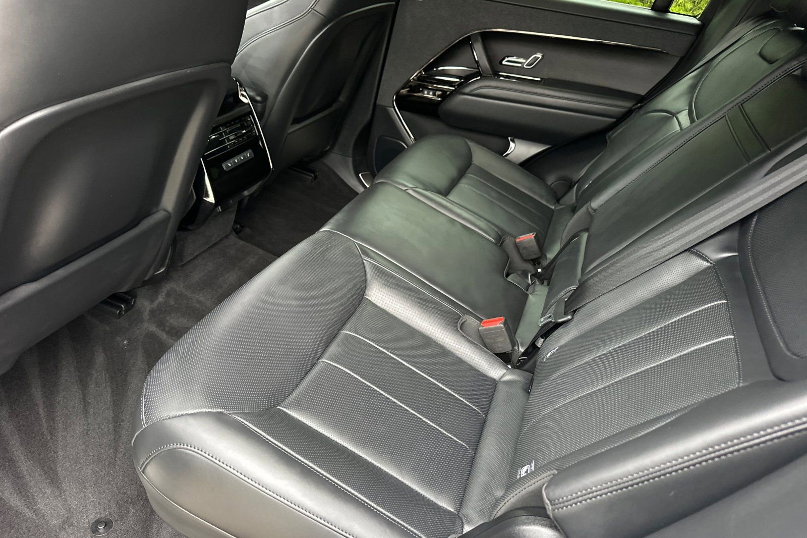 Used 2025 Land Rover Range Rover Sport Dynamic SE image 10