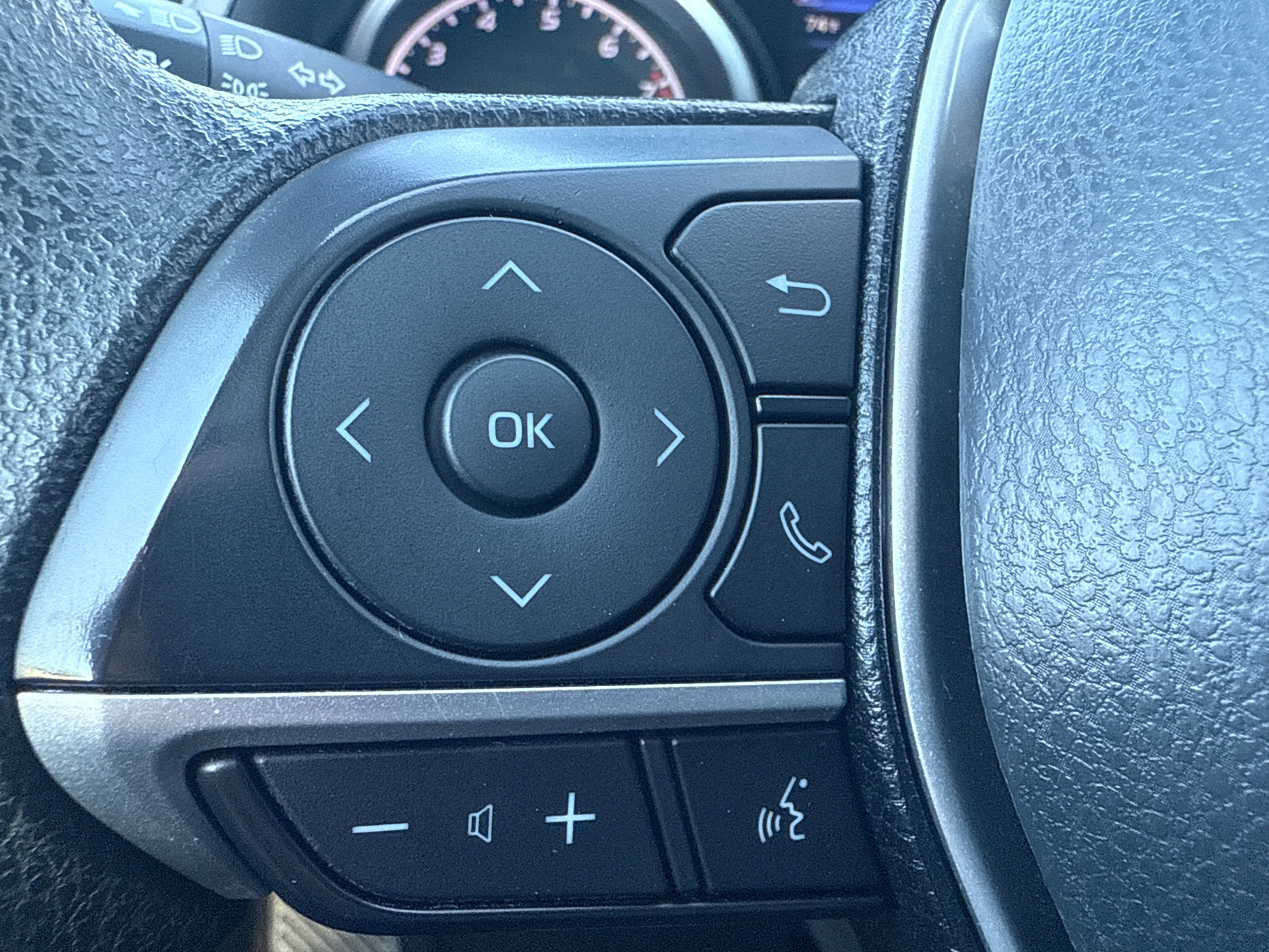 Used 2023 Toyota Camry LE FWD image 29