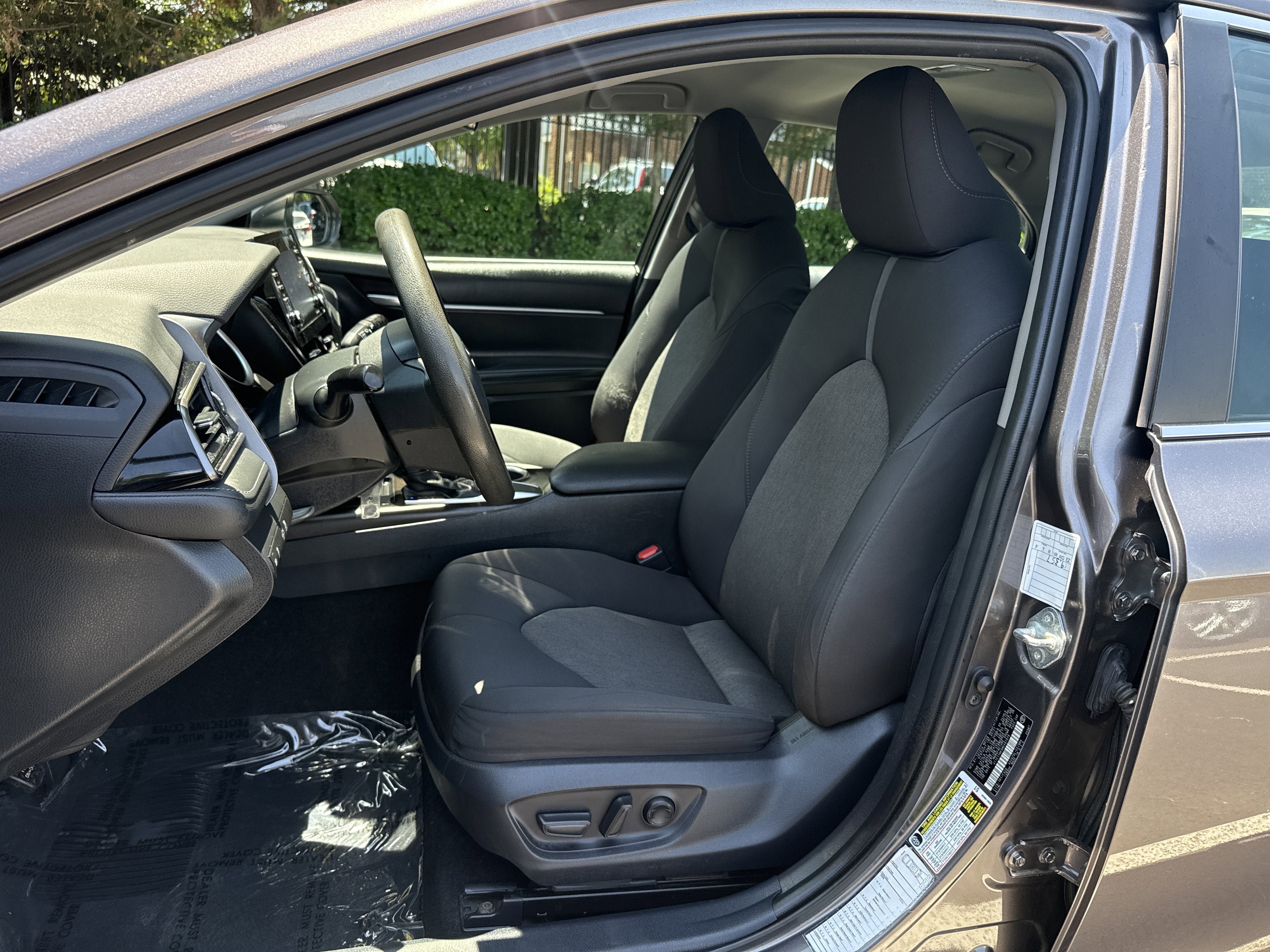Used 2021 Toyota Camry LE FWD image 20