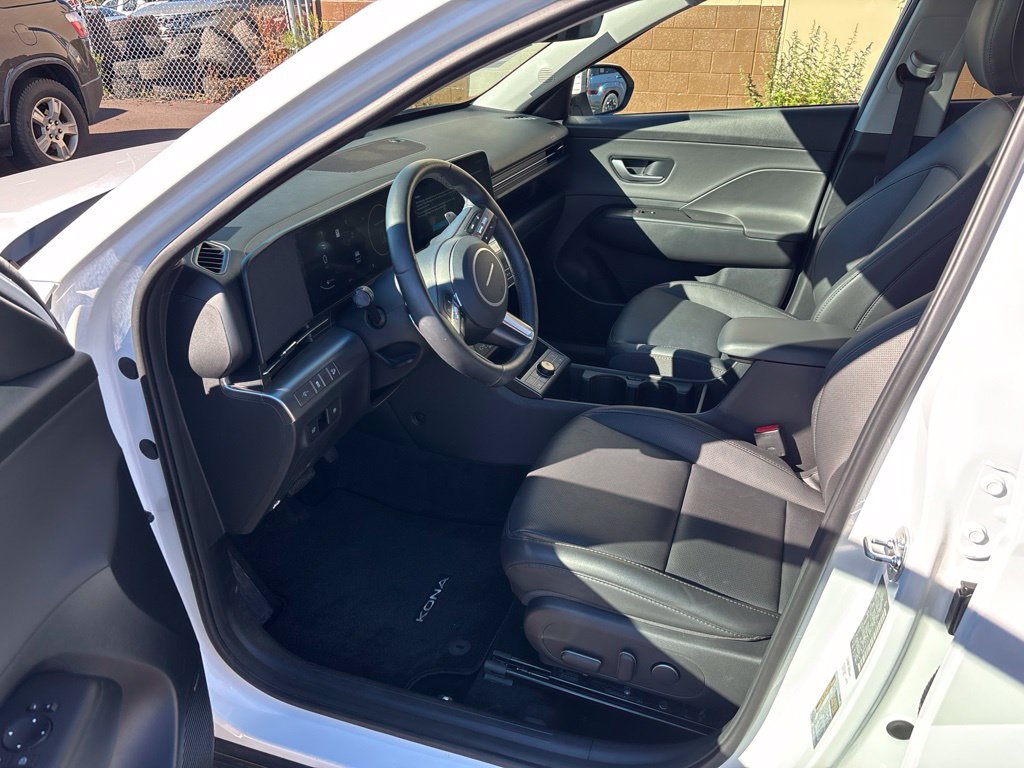 Certified 2025 Hyundai Kona Limited AWD/4WD image 11