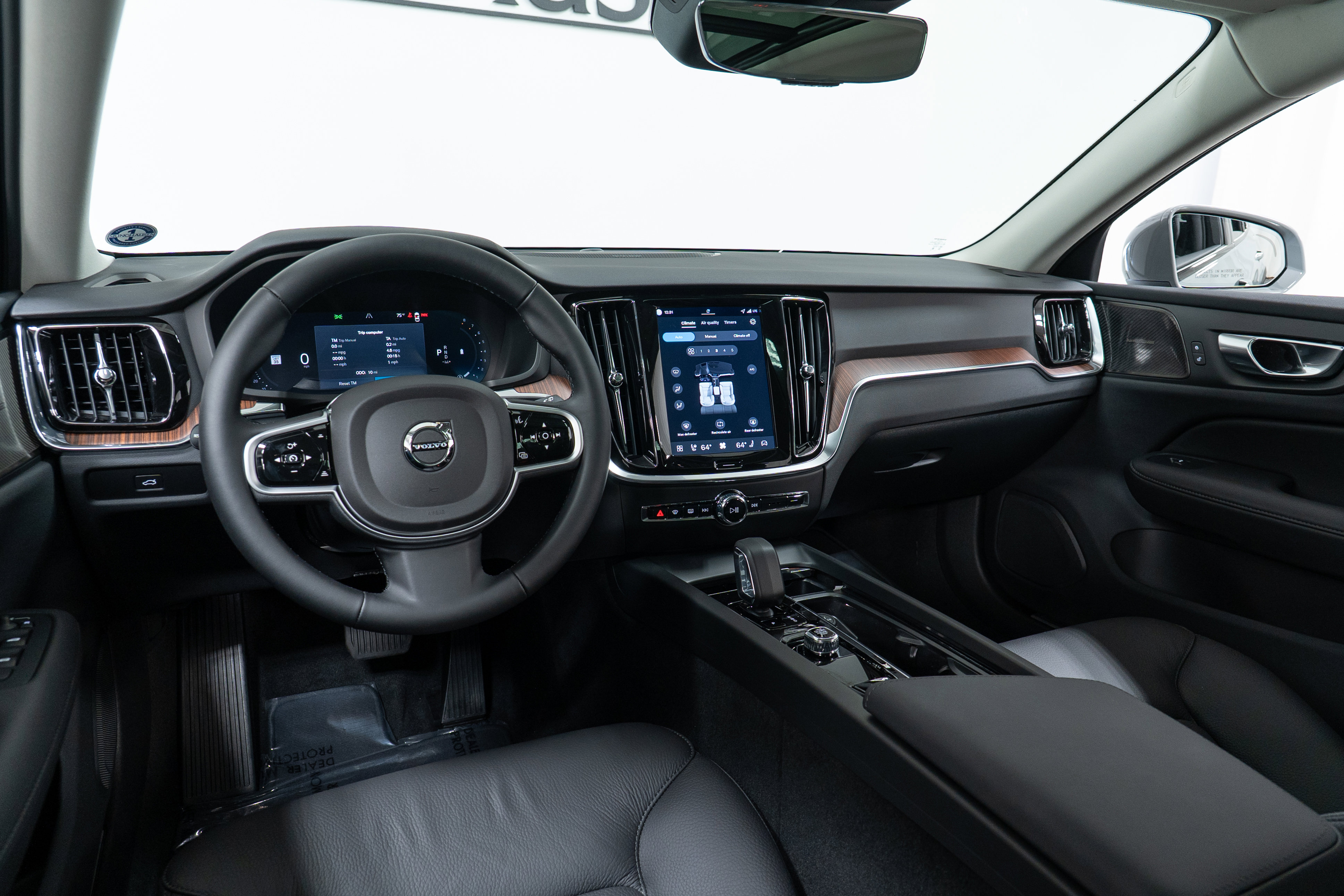 New 2026 Volvo V60 B5 Cross Country Plus w/ Climate Package image 16