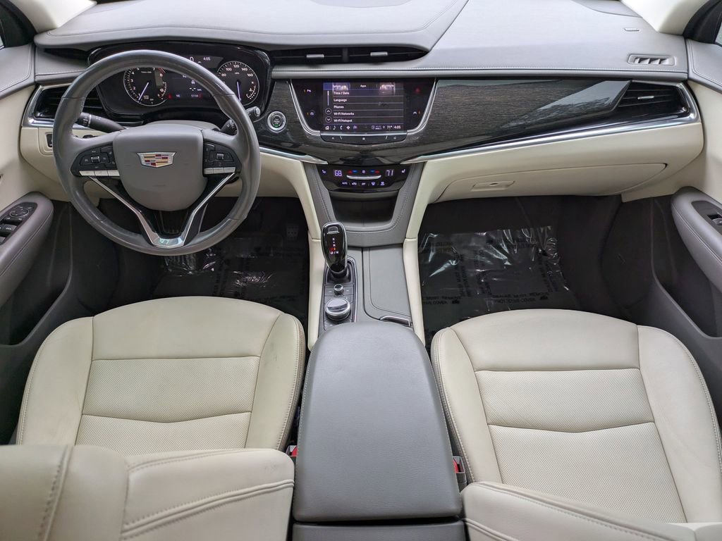 Used 2021 Cadillac XT6 Premium Luxury image 16