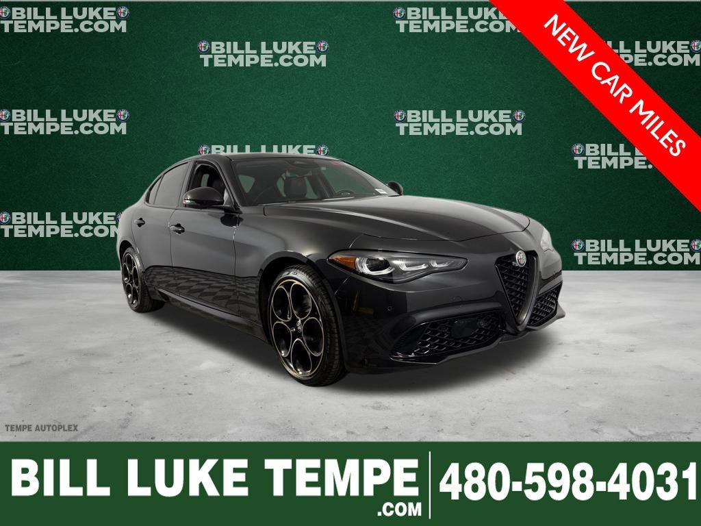 Used 2025 Alfa Romeo Giulia AWD image 1