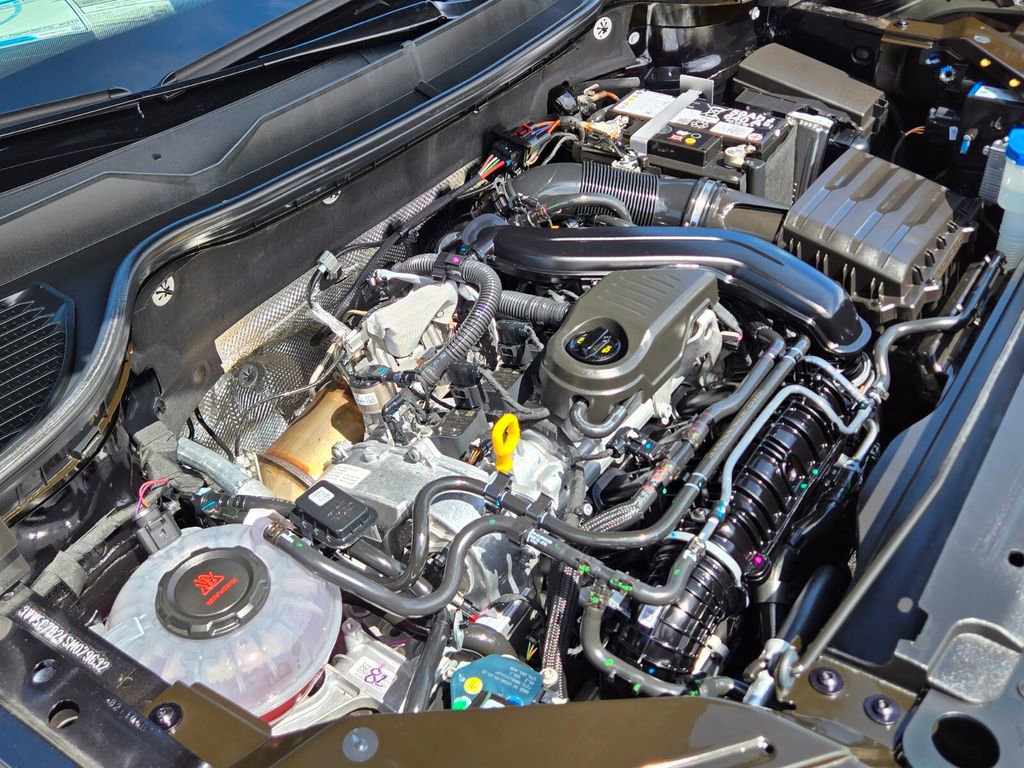 Certified 2025 Volkswagen Taos S FWD image 14