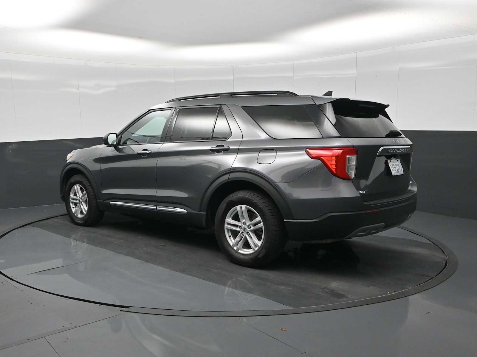 Used 2023 Ford Explorer XLT w/ Equipment Group 202A image 6