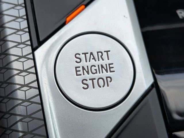 Used 2025 BMW 330i Sedan w/ M Sport Package RWD image 30