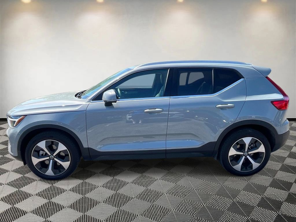 Certified 2025 Volvo XC40 B5 Core w/ Protection Package Premier image 6