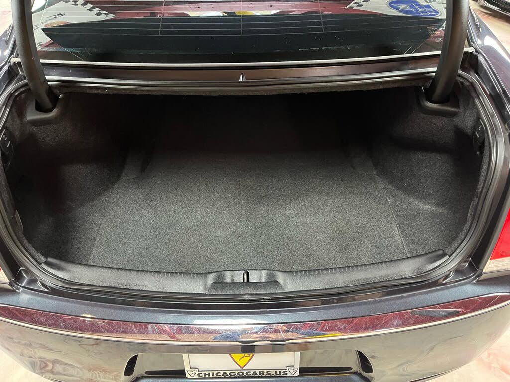 Used 2016 Chrysler 300 Limited AWD/4WD image 28