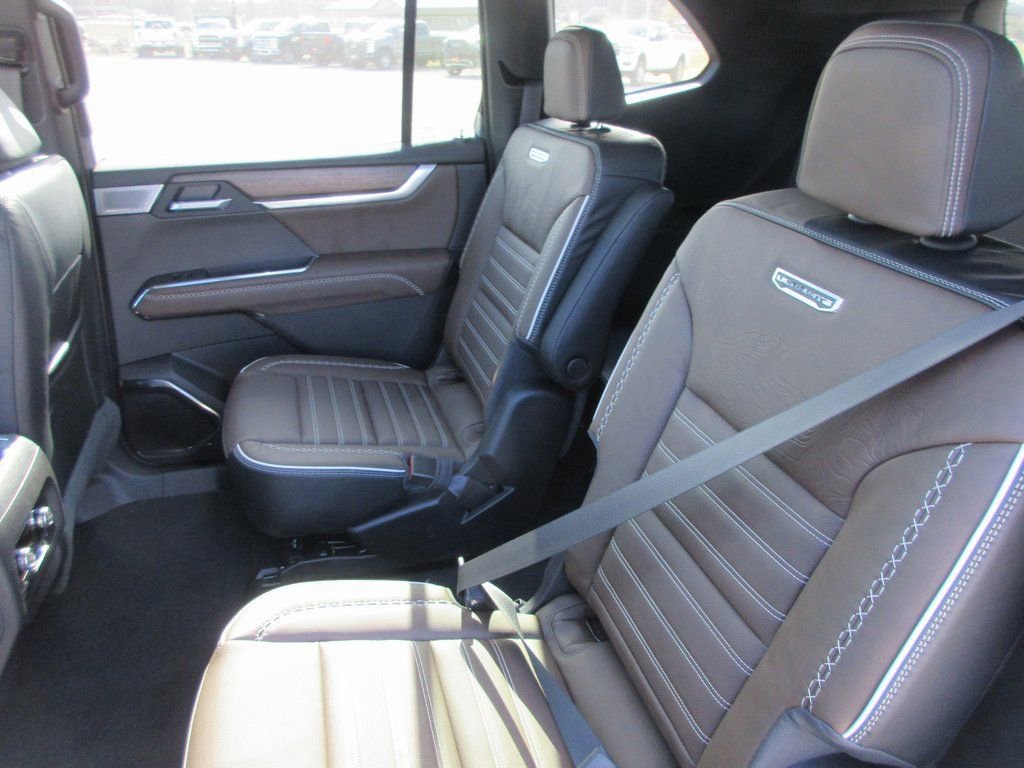 New 2026 GMC Acadia Denali Ultimate AWD/4WD image 14