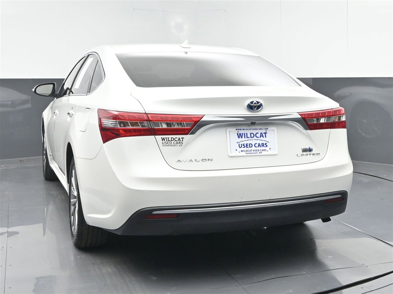 Used 2016 Toyota Avalon Limited image 6