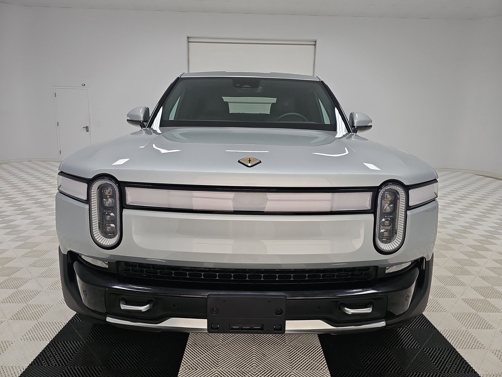 Used 2023 Rivian R1T Adventure image 8