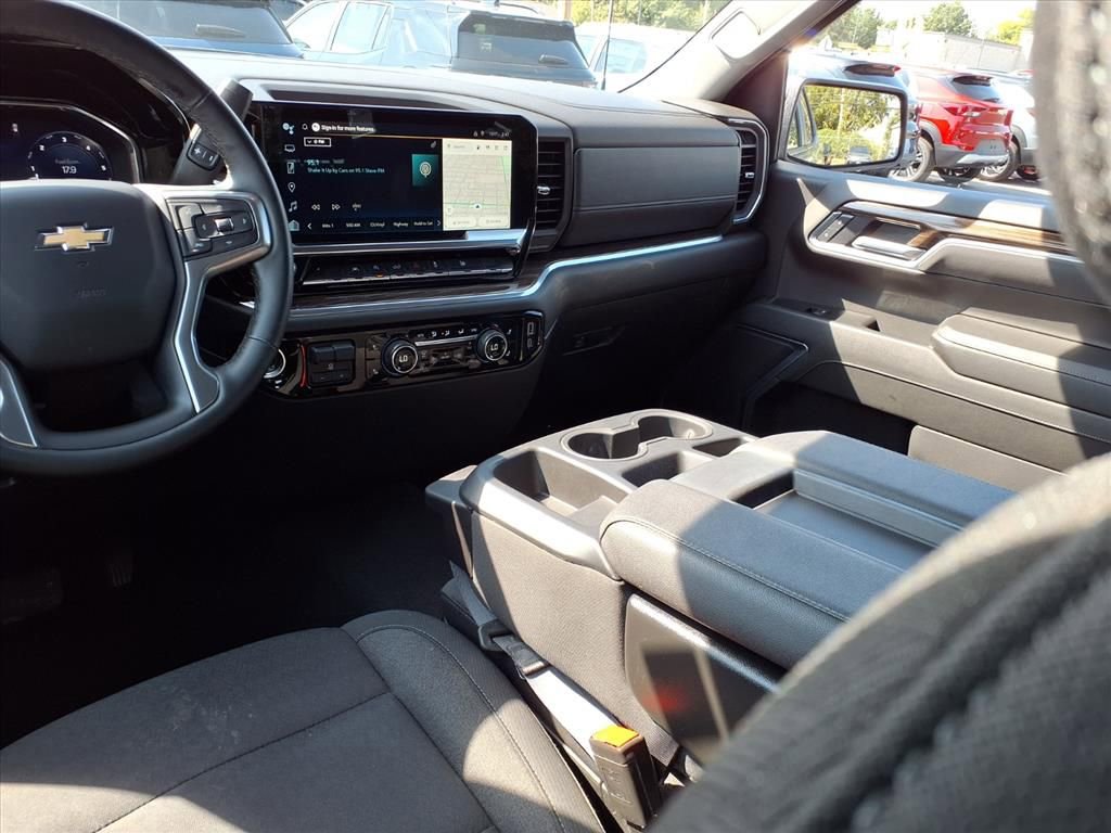 Used 2025 Chevrolet Silverado 1500 LT image 13