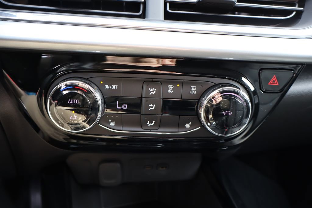 New 2026 Chevrolet Trax LT w/ Driver Confidence Package image 18