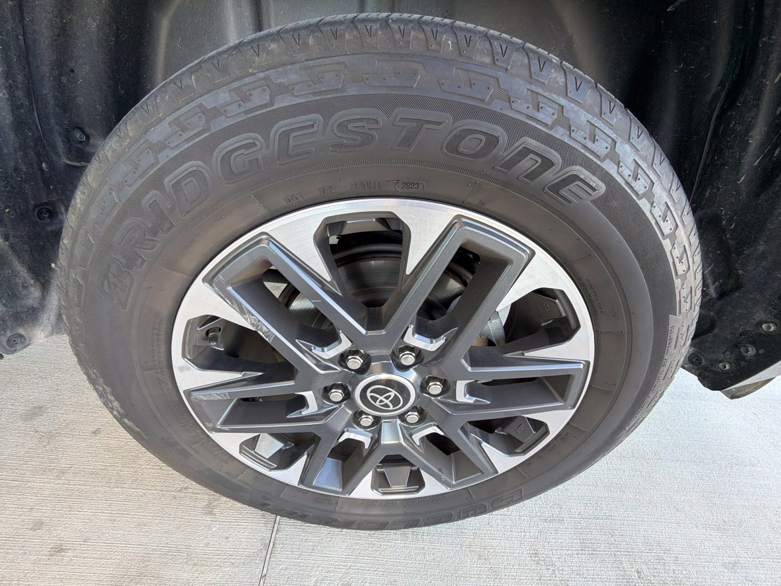 Used 2024 Toyota Tundra Limited w/ Power Package AWD/4WD image 17