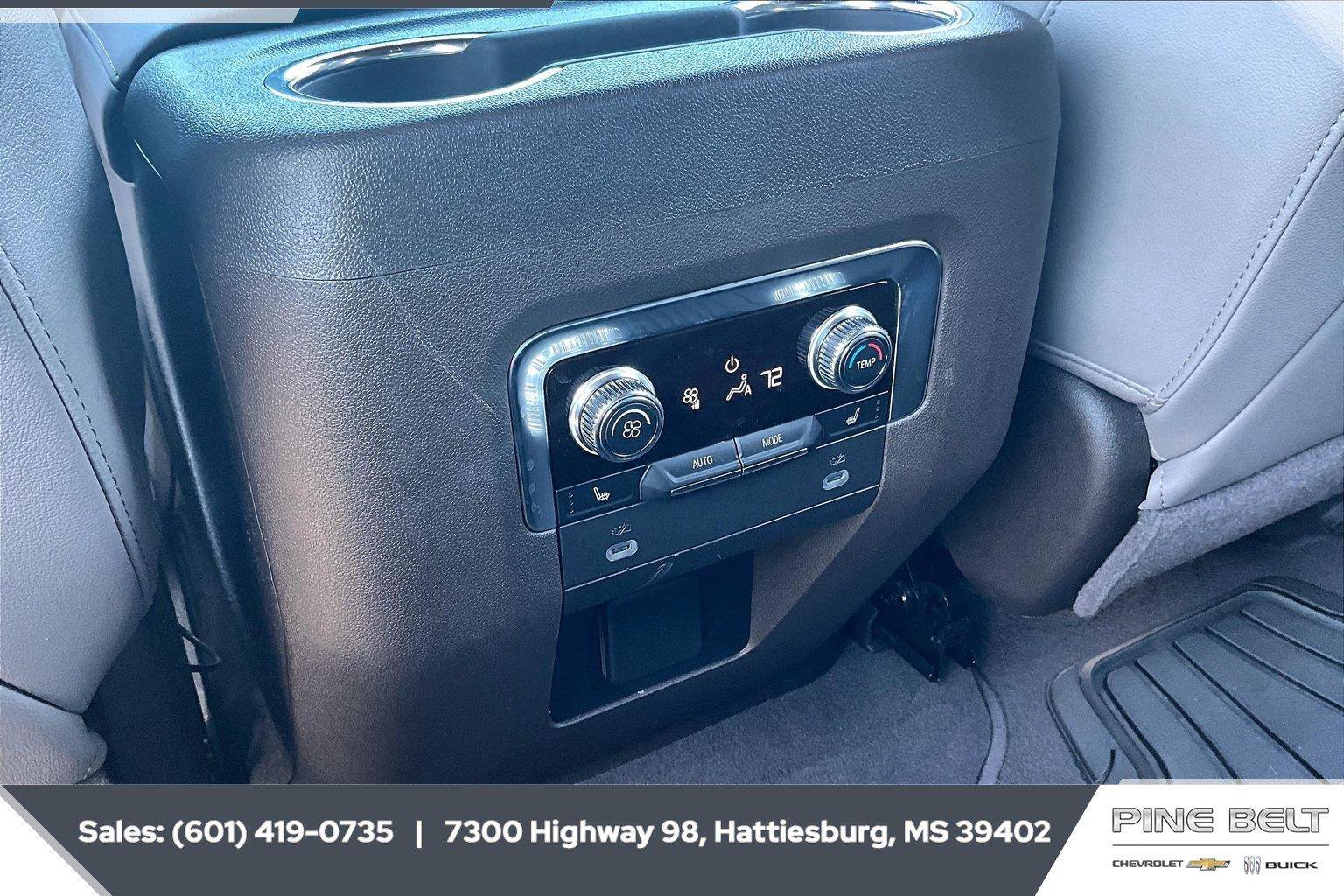 Used 2022 GMC Yukon SLT w/ SLT Luxury Package RWD image 25
