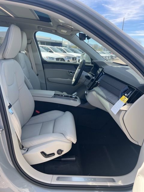 New 2026 Volvo XC90 B6 Ultra w/ Protection Package image 32